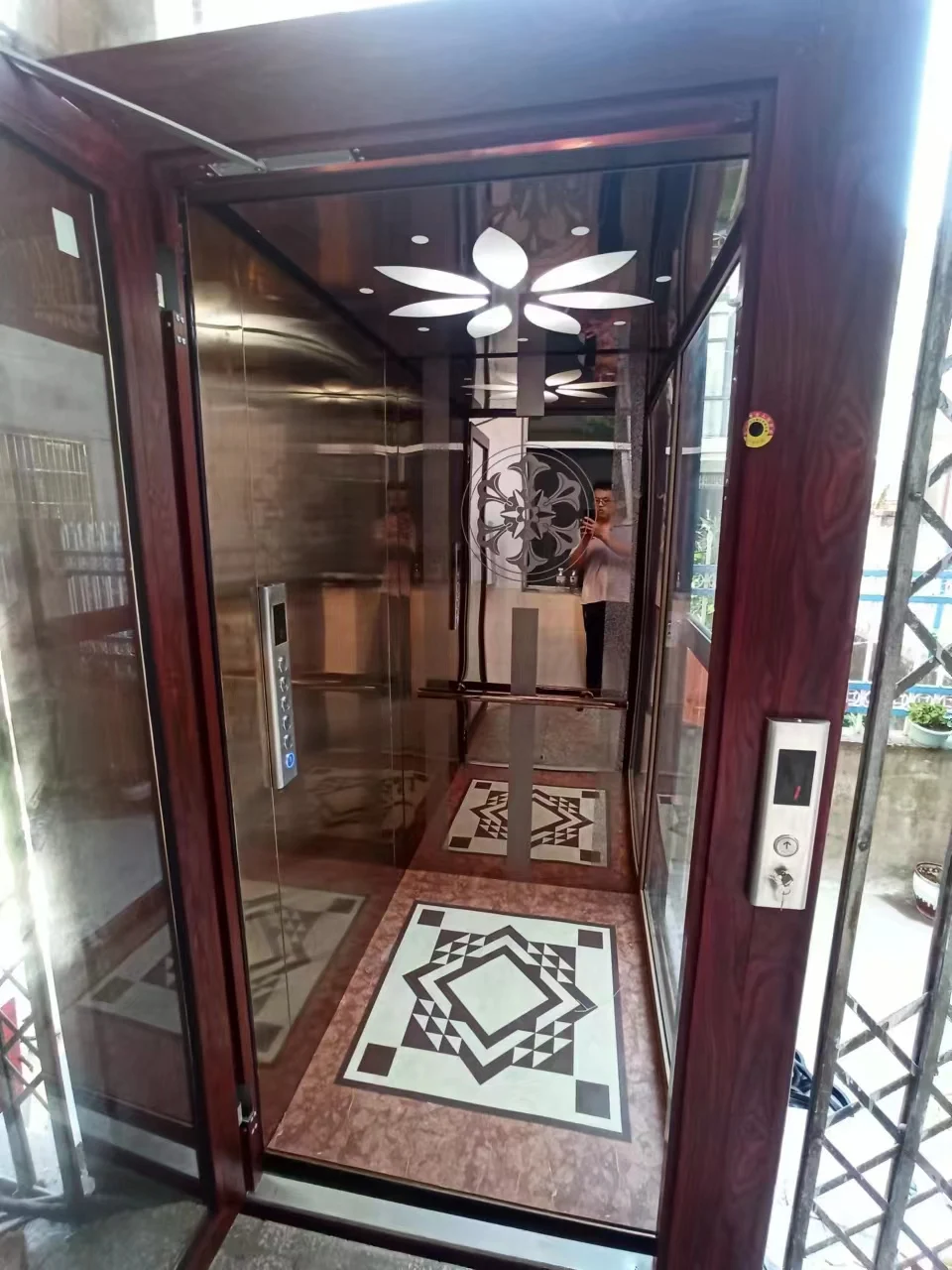 Shopping Mall Home Safety Lift Elevator Panoramic Glass 400Kg Capacity Titanium Stainless Steel Residential Passenger Elevator