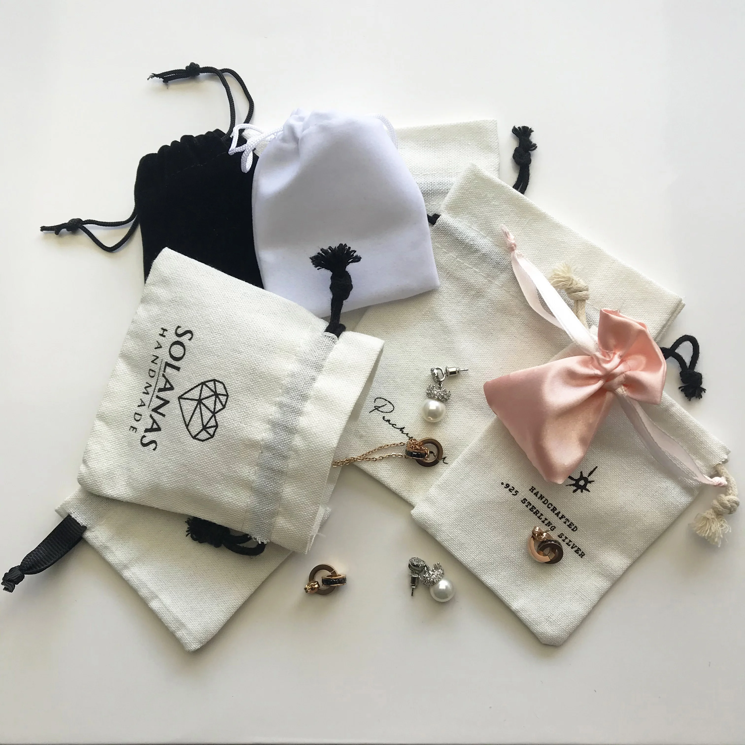 Wholesale Customized High End Gift Jewelry Pouch Bags Custom Logo Jewelry Box  A1 Drawstring Velvet White