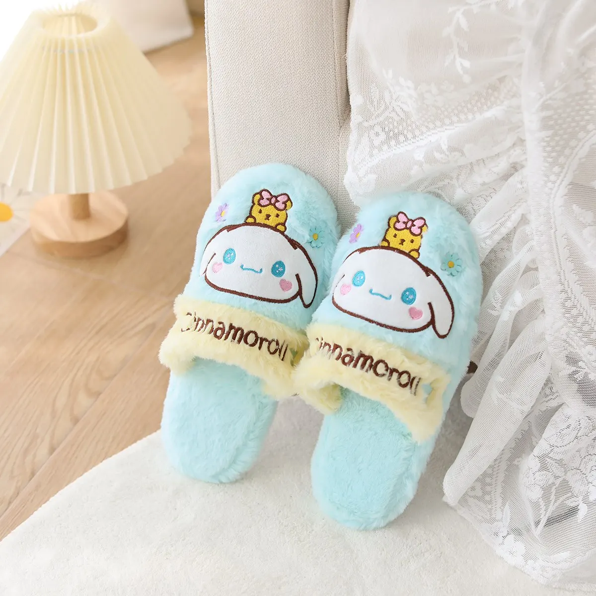 Оптовая продажа Мультяшные плюшевые тапочки Sanrio Kuromi Melody Frog модная домашняя обувь мягкие теплые для взрослых и детей