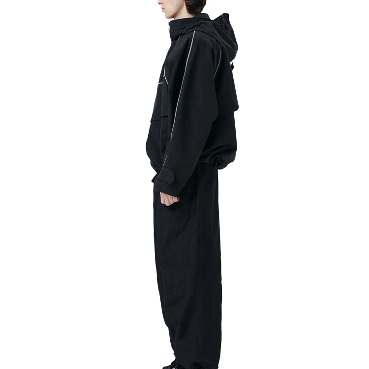 Tracksuit Manufacturer Men Nylon Jogger Sets Two Piece Set  Zip Up Nylon Jacket And Track Pants Custom Nylon Tracksuit Men