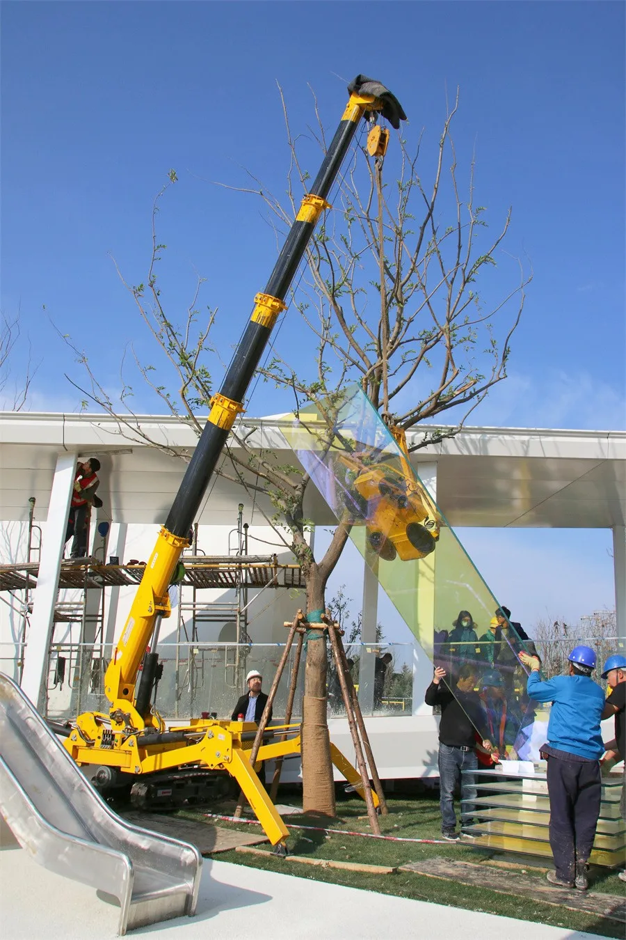 Smart Design Spider Crane Manufacturer 3 Ton Mobile Lifting Crane 5 Ton Spider Crawler Crane