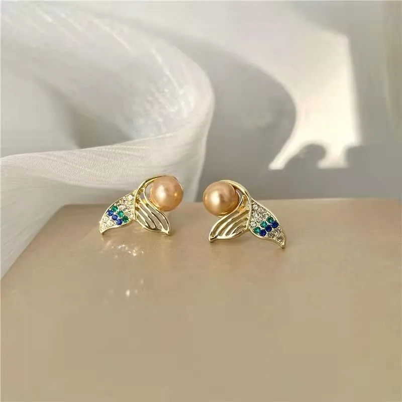 Autumn New Arrived Gold Plated Pearl Stud Earring Luxury Bling Crystal Mermaid Nail Earrings for Women Jewelry