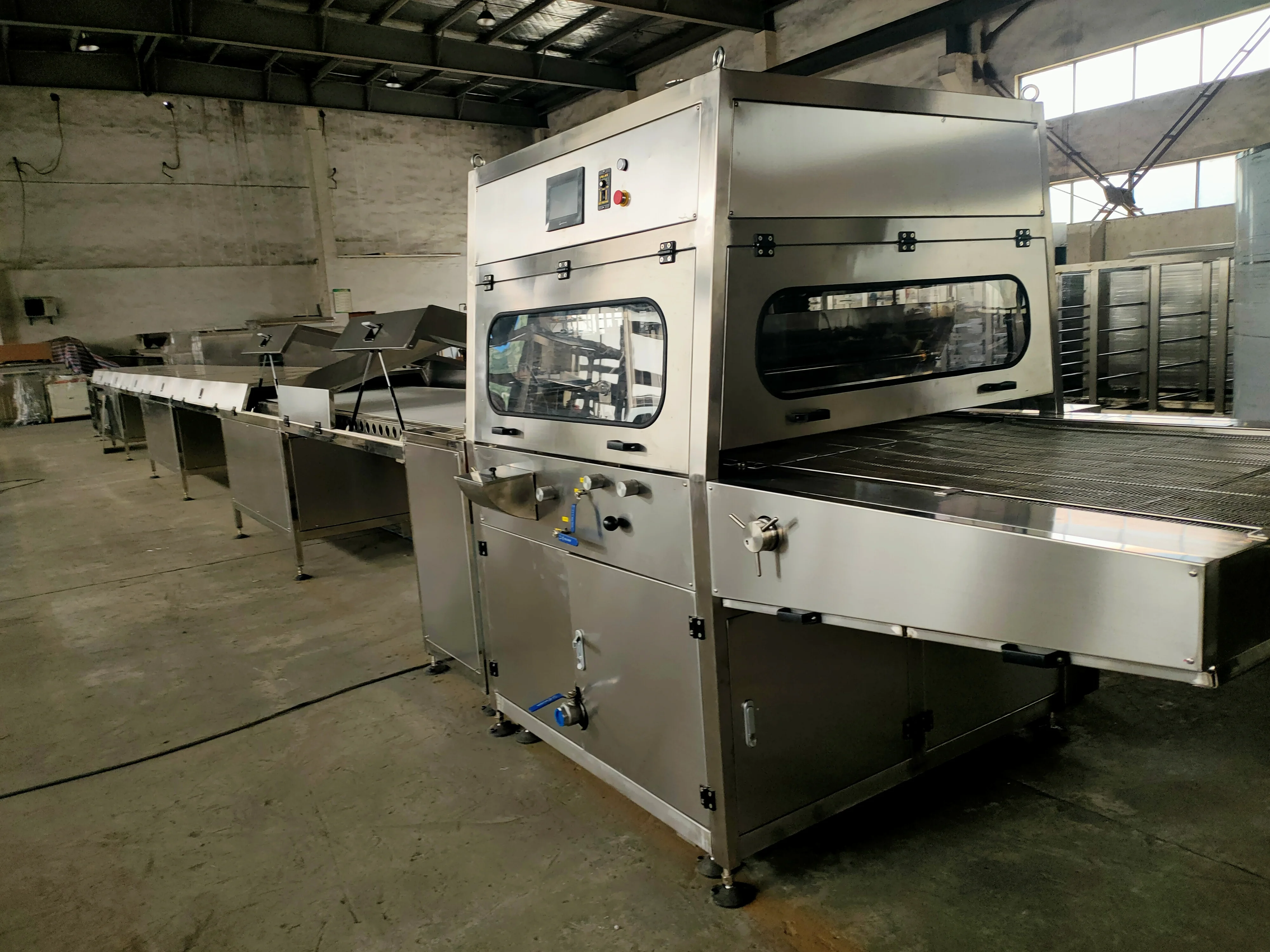 Полностью Автоматическая пекарная машина Skywin бисквитная вафельная форма для торта шоколадного покрытия закалка новый соединенный охлаждающий туннель