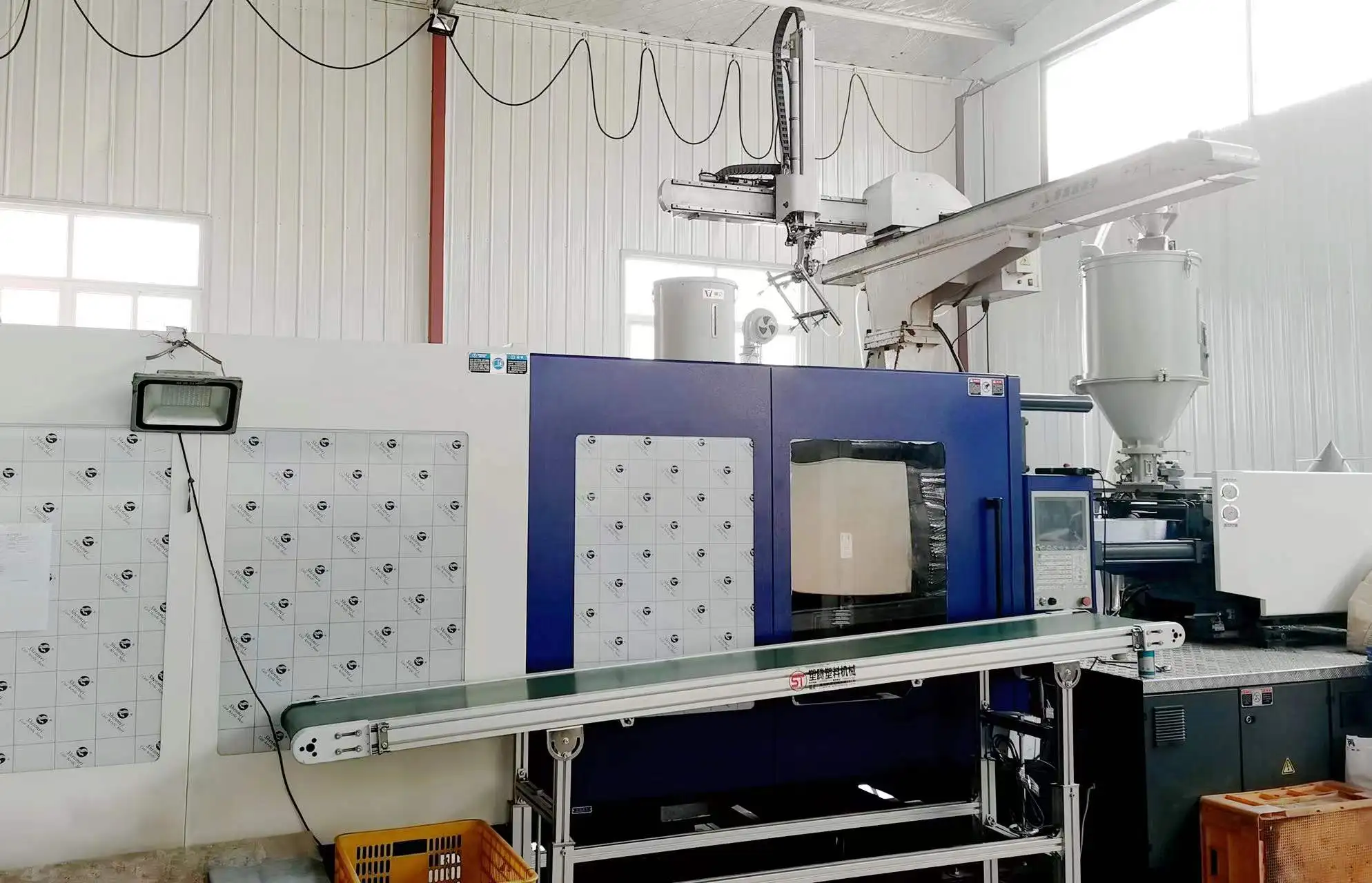 polycarbonate acrylic nylatron mould for injection plastic molding mould products