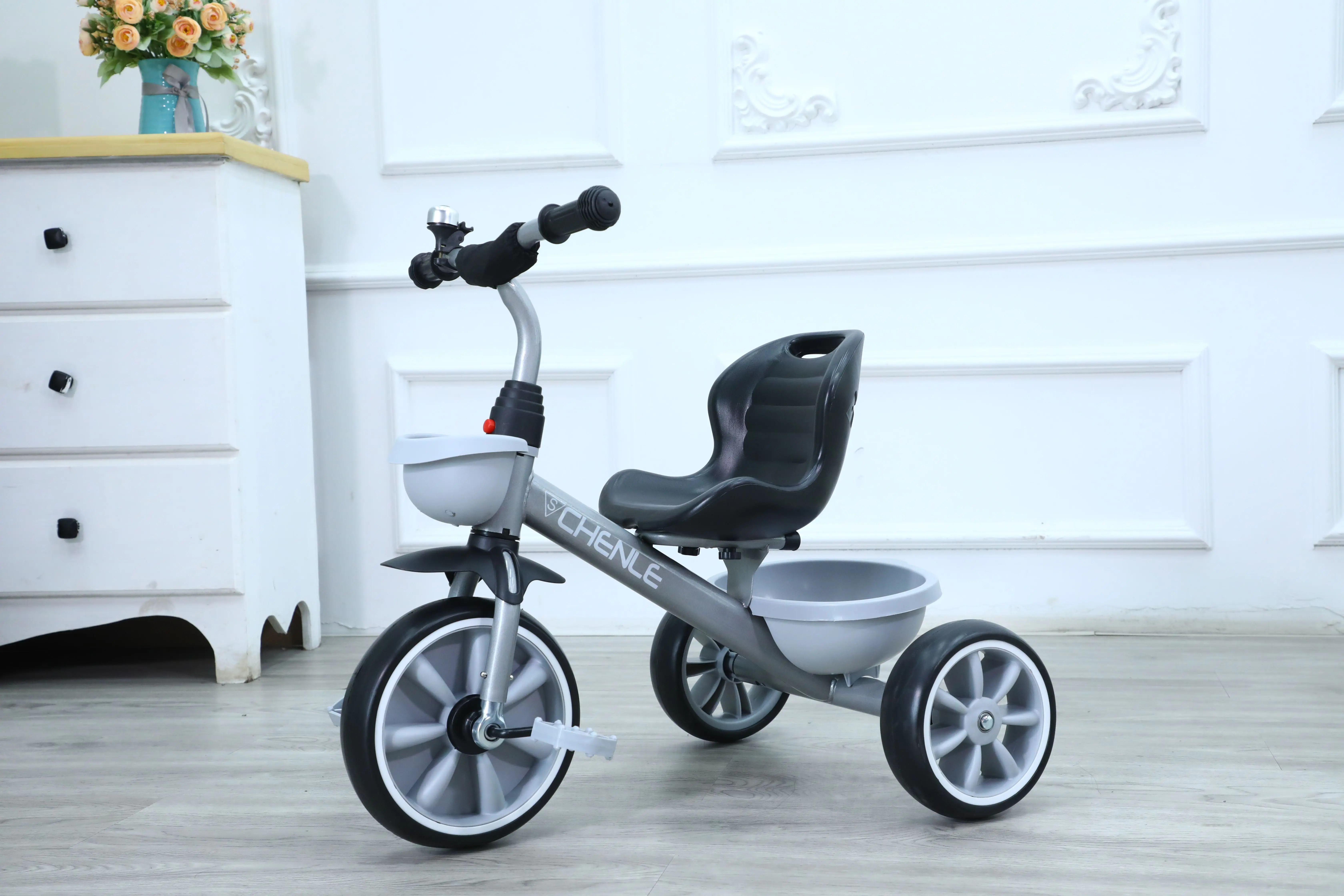 Горячие продажи 3 колесный детский металлический каркас трехколесный велосипед езды на автомобиле для малышей и детей постарше