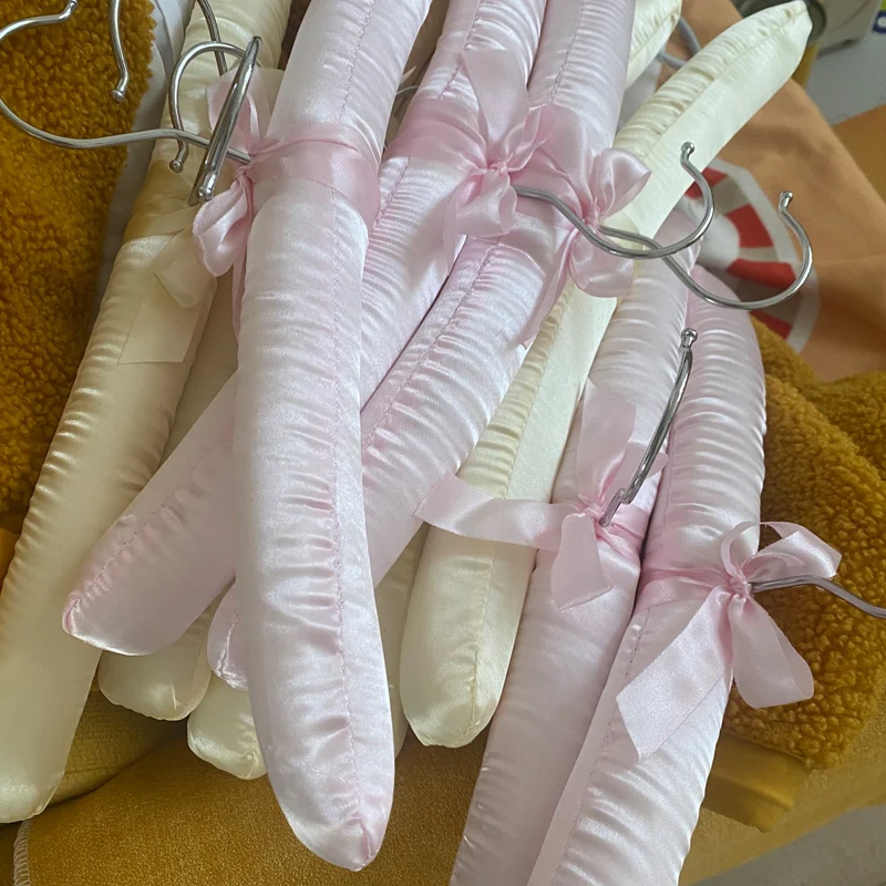 Non-slip clothes hangers high end satin fabric display hanger for dress