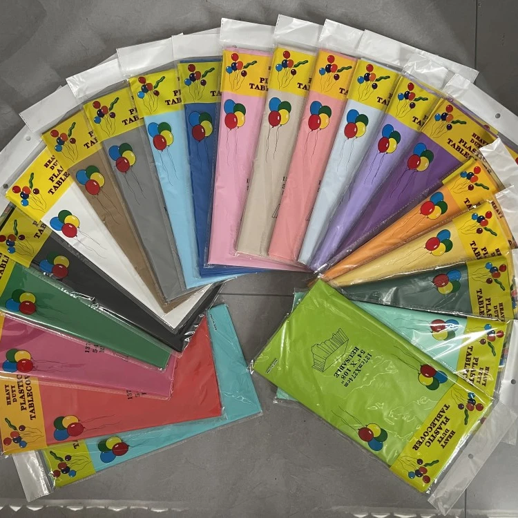 Factory In stock 25GSM Disposable Party Pe Plastic Solid Color Tablecloth Dining tablecloth