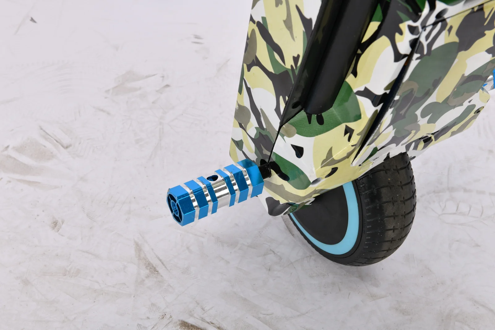 Adjustable length mini drifting bike for kids with SD card plug in