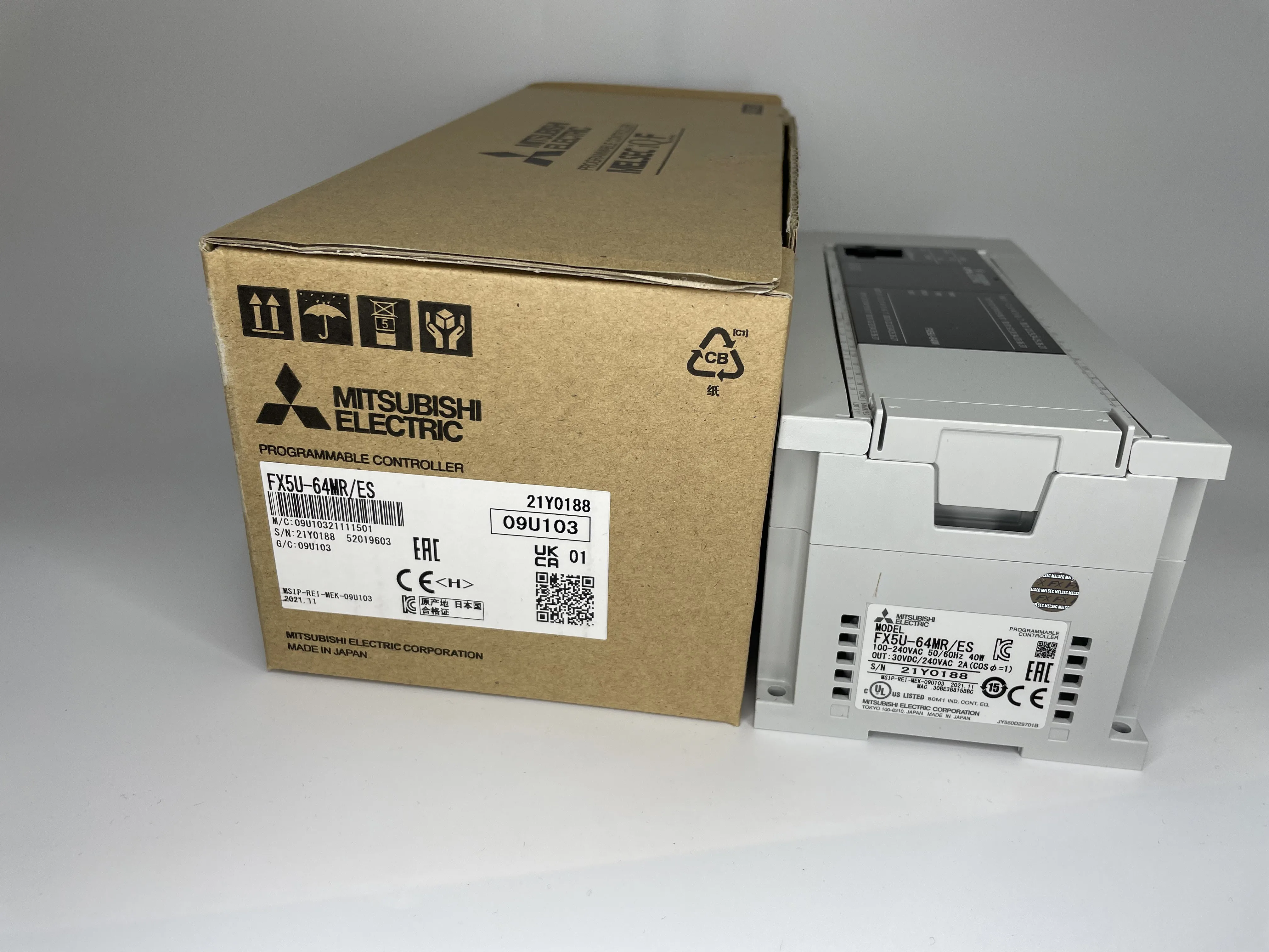 Absolute original brand new Mitsubishi plc controller programming FX5U-64MR/ES FX5U-64MT/ES FX5UC-64MT/D