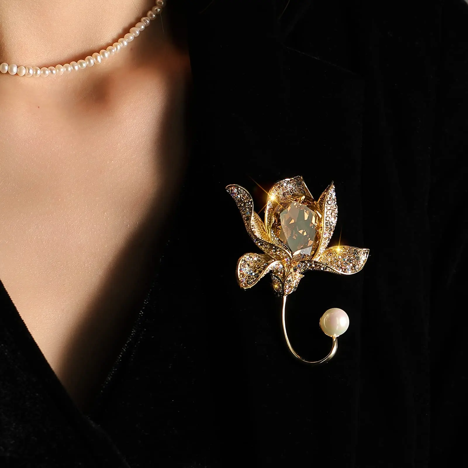 Elegant Leaf Corsage Brooches Jewelry for Women Fashion Pearl Costume Broaches and Pins