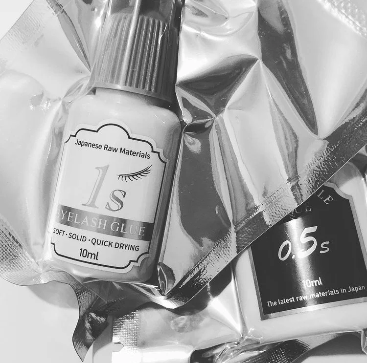Wholesale Premium Cashmere Lash Extension Supplies 0.5s 1s Eyelash Glue For 0.03 0.05 0.07 Individual Lashes