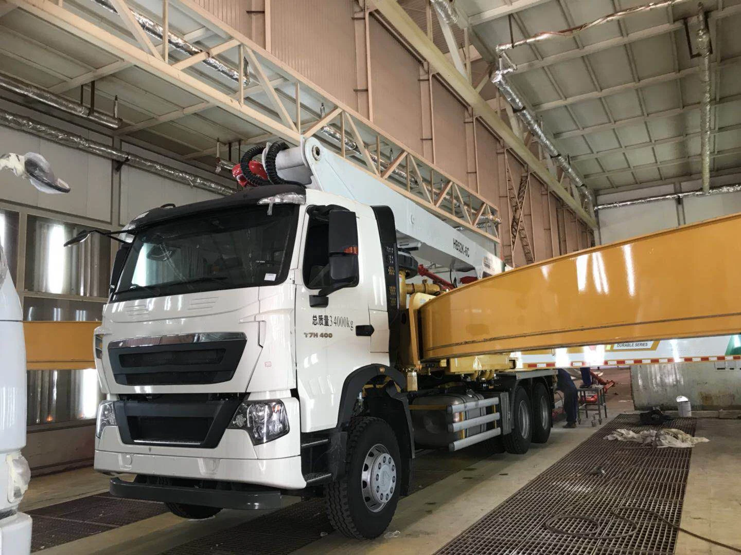 Energy saving Hybrid Pump Truck 52m Concrete pump truck HB52VH Howo 6x4 Chassis for Hot Sale