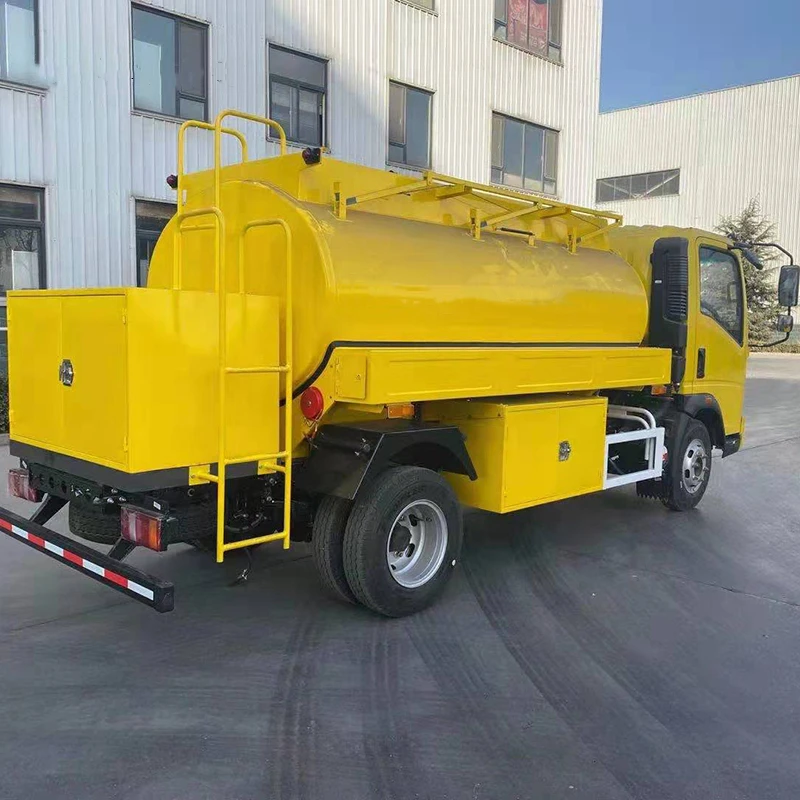 Cheap Price New SINOTRUK HOWO 6Wheels LHD RHD 4x2 5000L Fuel Tanker Trucks for Sale