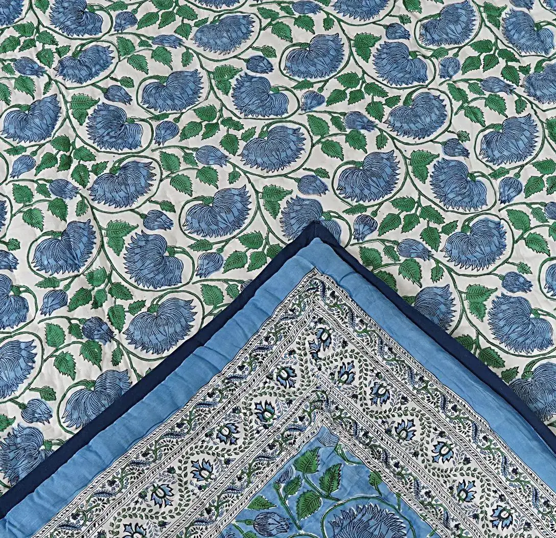 Изготовленные на заказ стеганые одеяла kantha для дома и отелей доступны в широком спектре дизайнов также многоцветной печати.