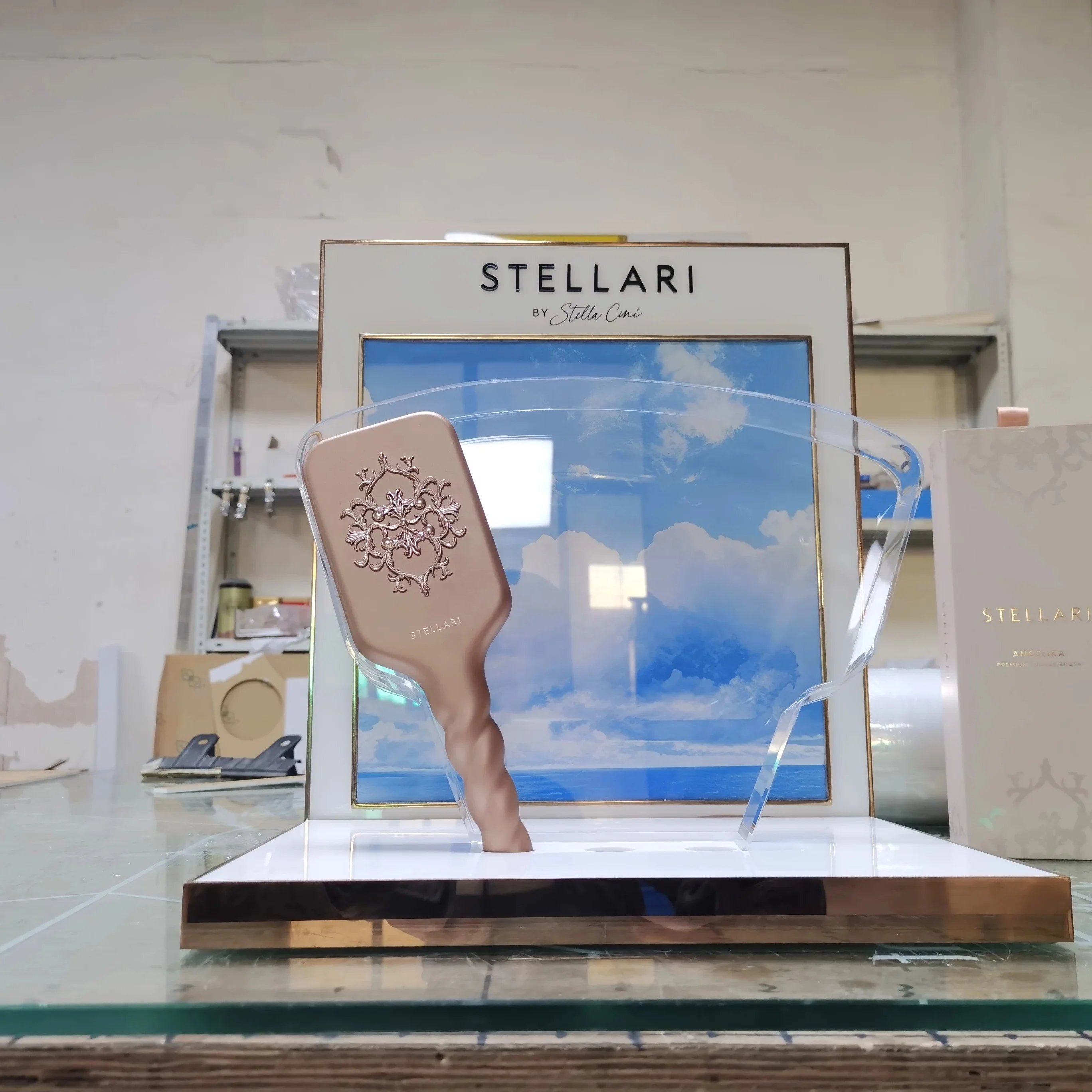 Custom luxury cosmetic display stand high quality beauty make up display stand support custom