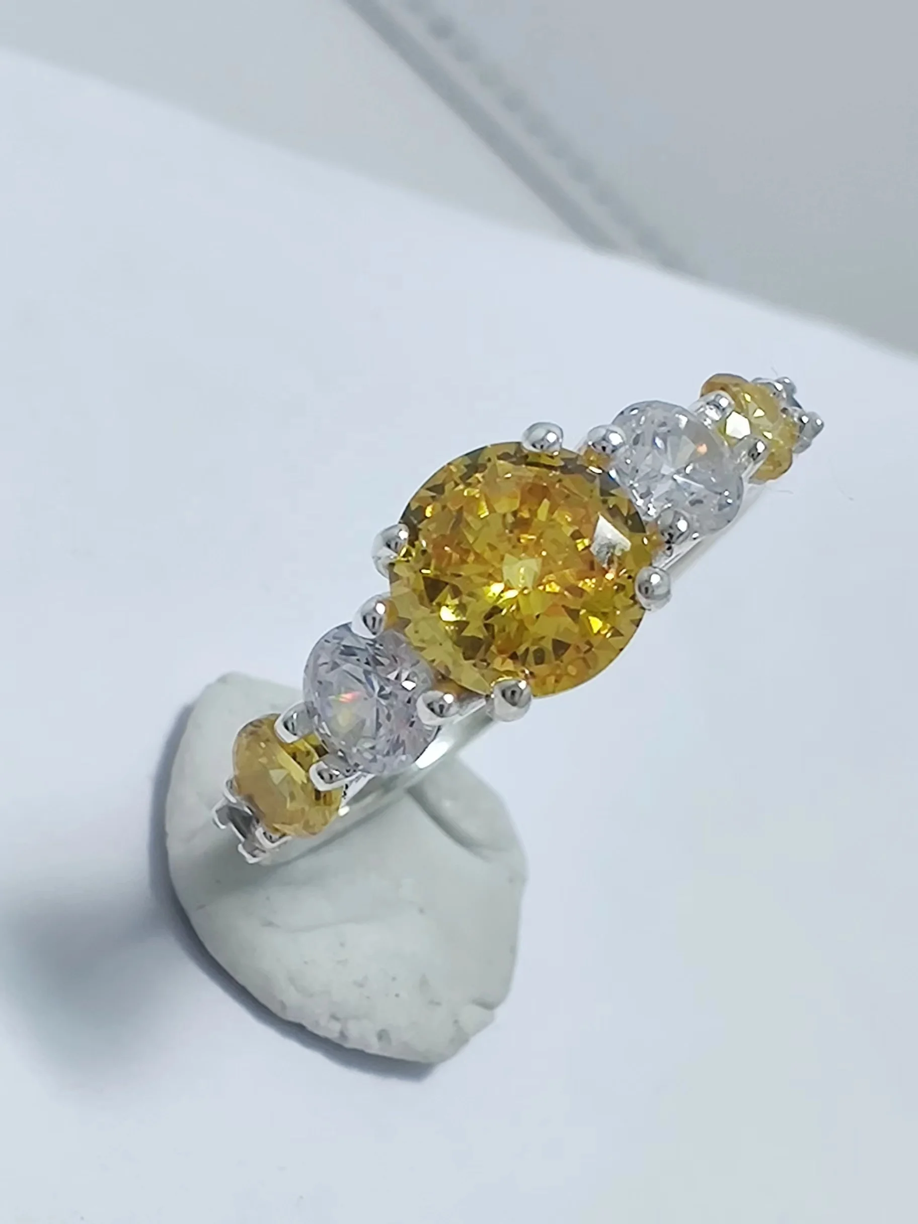 Fine Jewelry Brilliant Cut Silver 925silver Graduated CZ Canary Solitaire Promise Rings For Women