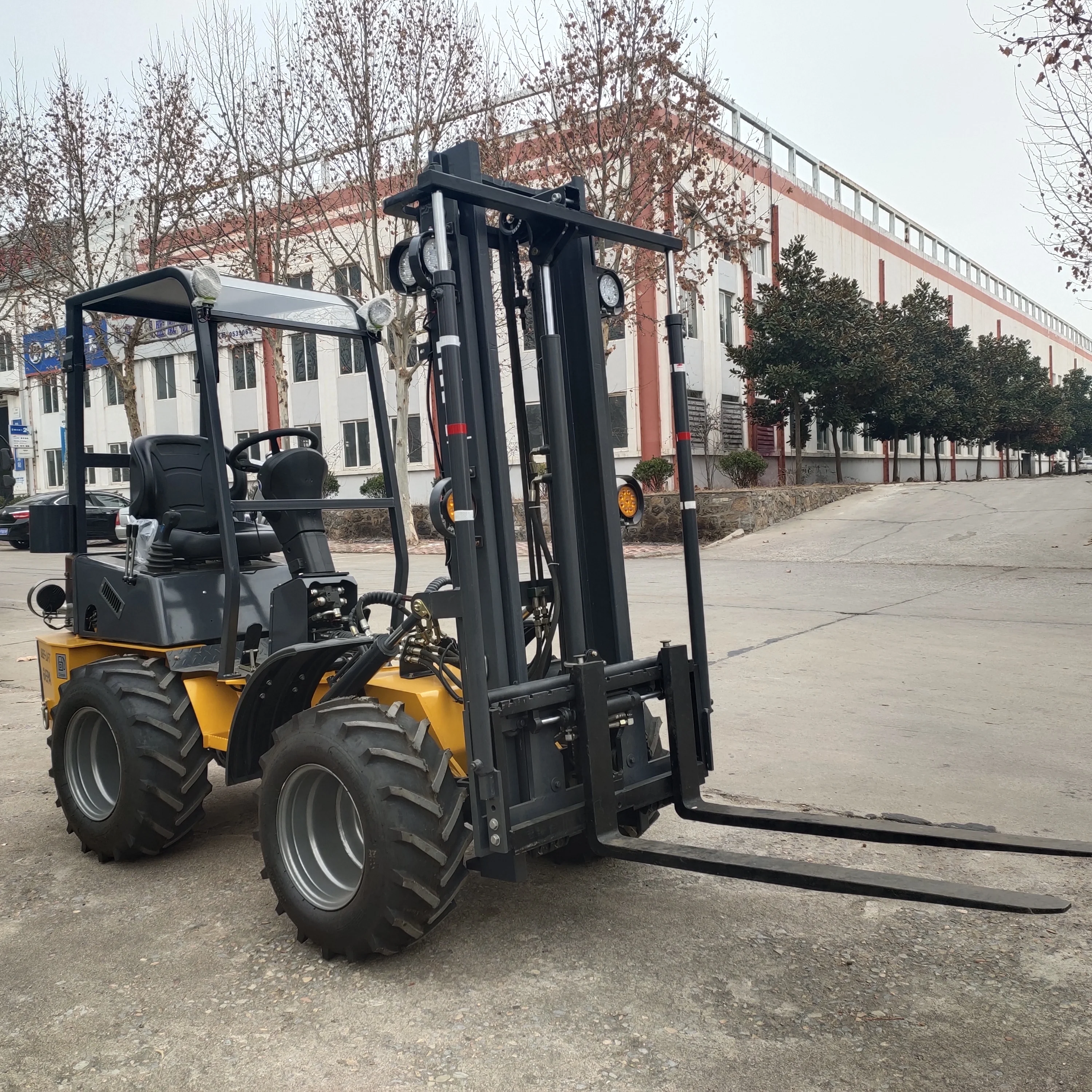 High quality 2 stage mast cheap price Diesel beekeeping forklift