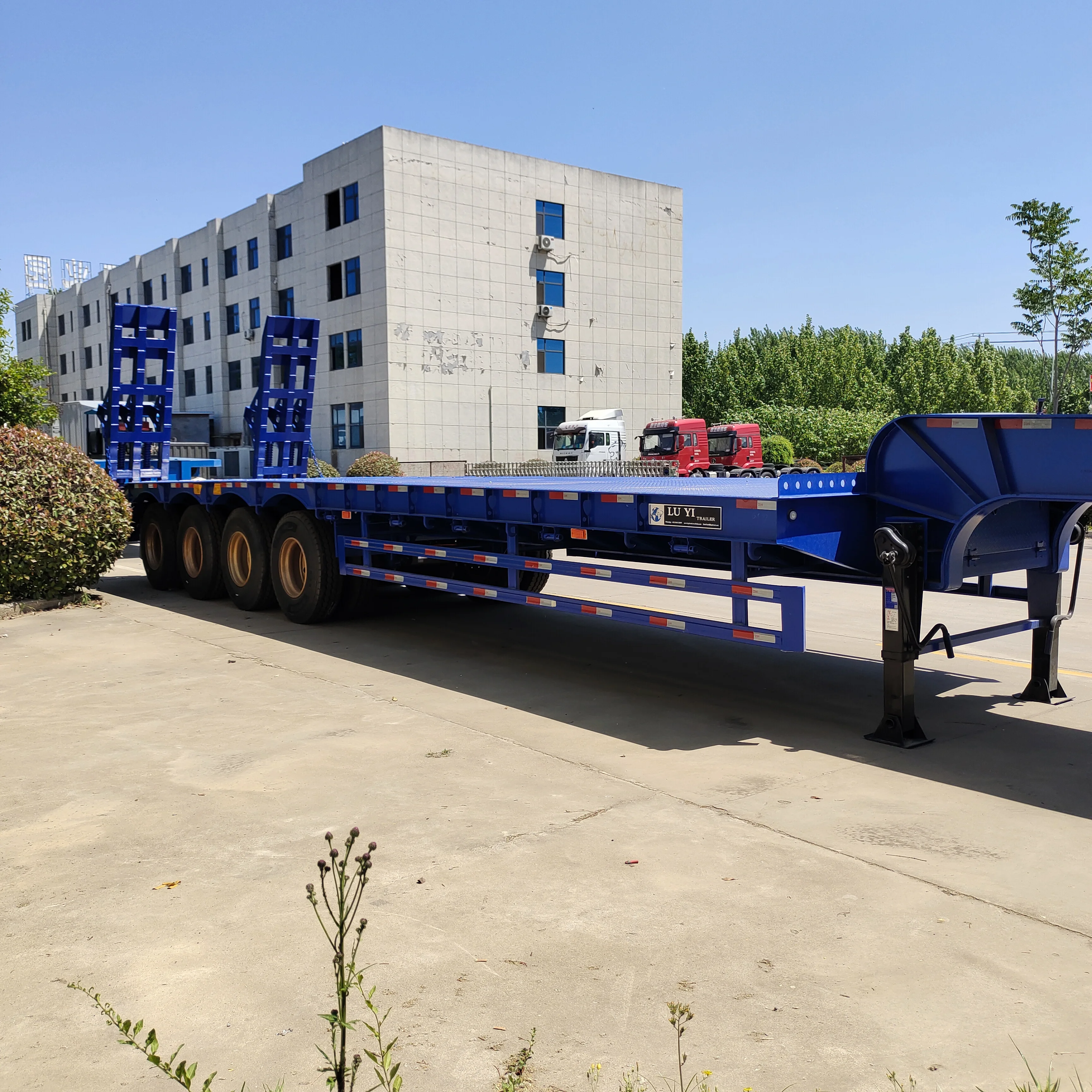 4/5/6/7/8 axle hydraulic steering low chassis trailer 16m 80 ton multi axle truck semi-trailer low chassis truck trailer