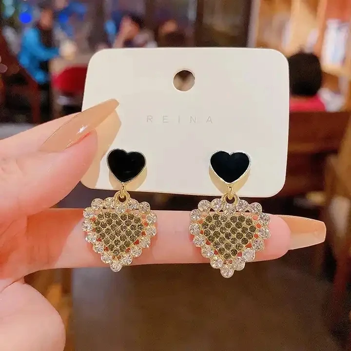 Korean Chic Fashion Crystal Rhinestone Black Heart Shaped Dangle Stud Earrings for Women Girls Jewelry