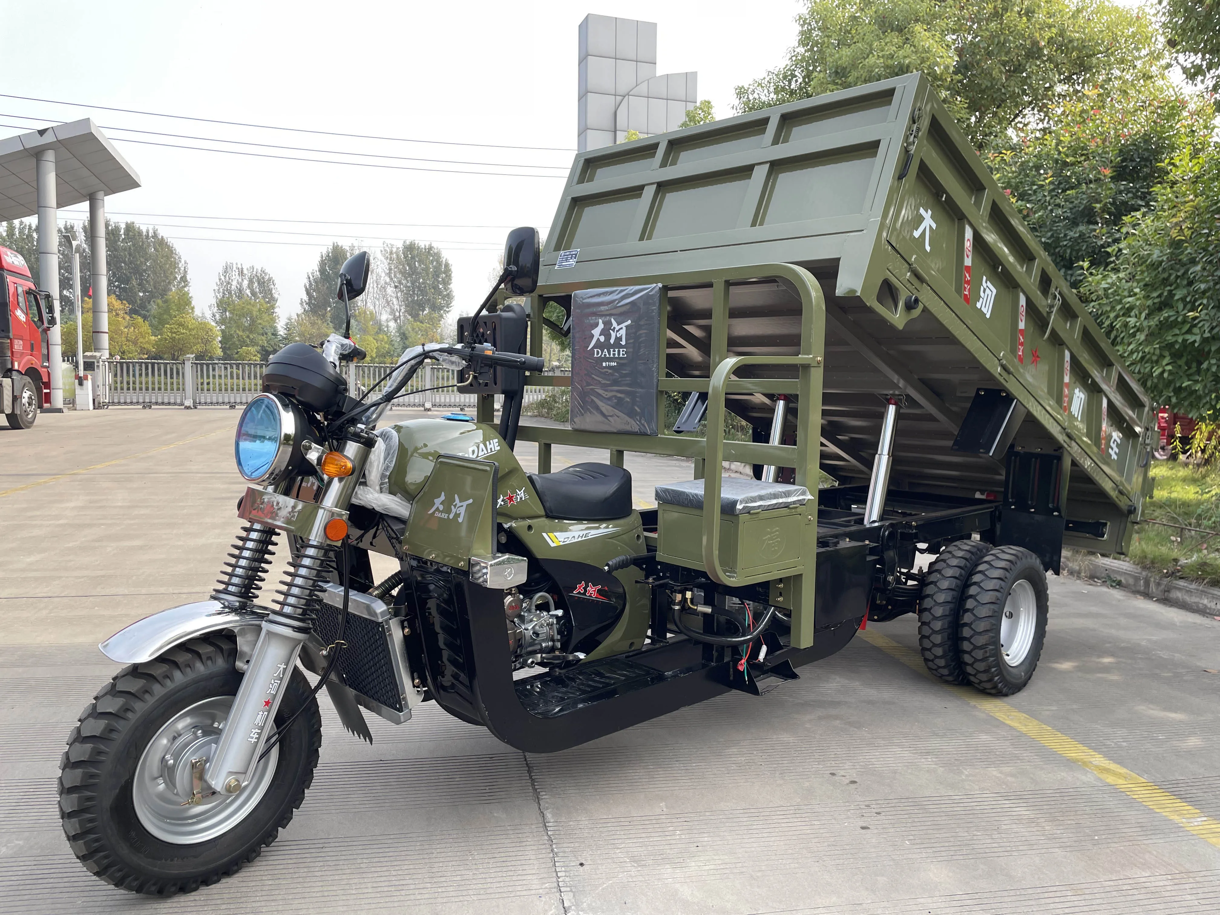 Heavy-duty Five Wheel Tricycle Motorcycle 300cc ZONGSHEN Water Cooled Engine Single Hydraulic Dump Tricycle