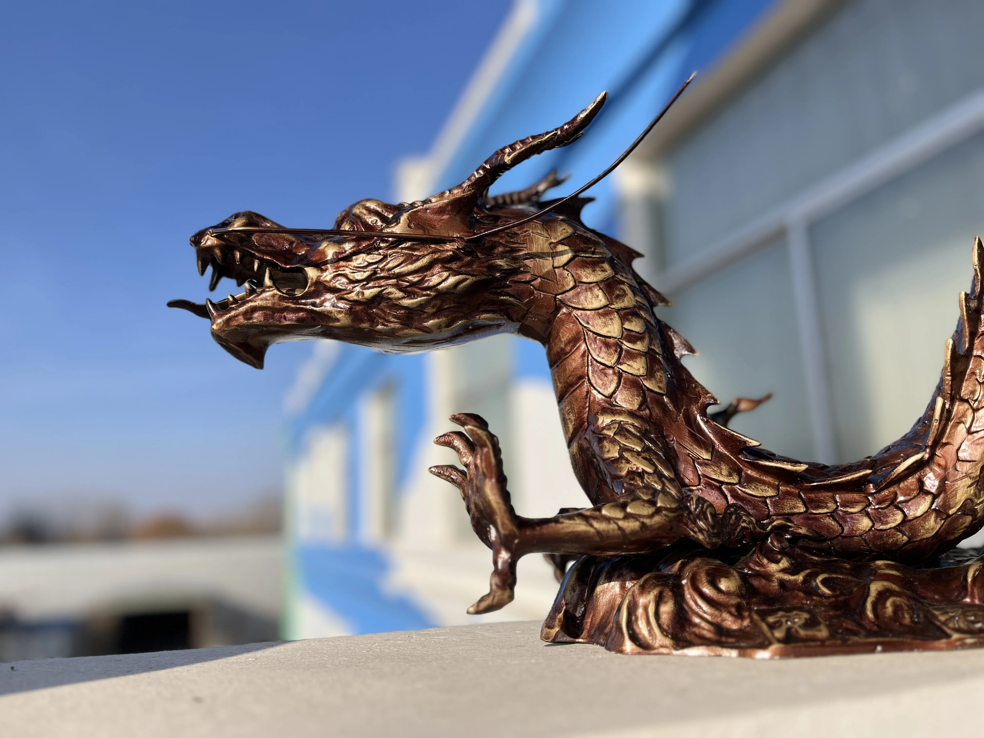 Dragon for outdoor and indoor cast aluminium home decoration