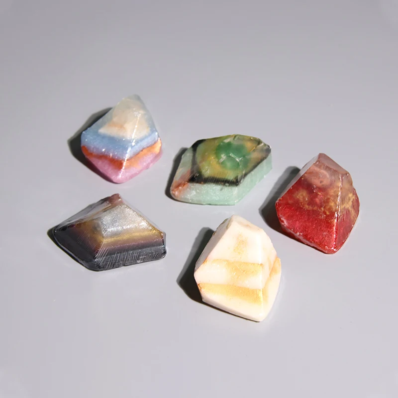 Wholesale Low Price Custom Healing Unique Design Face Hands Cleaning Gemstone Crystal Scented Soap For Bathroom