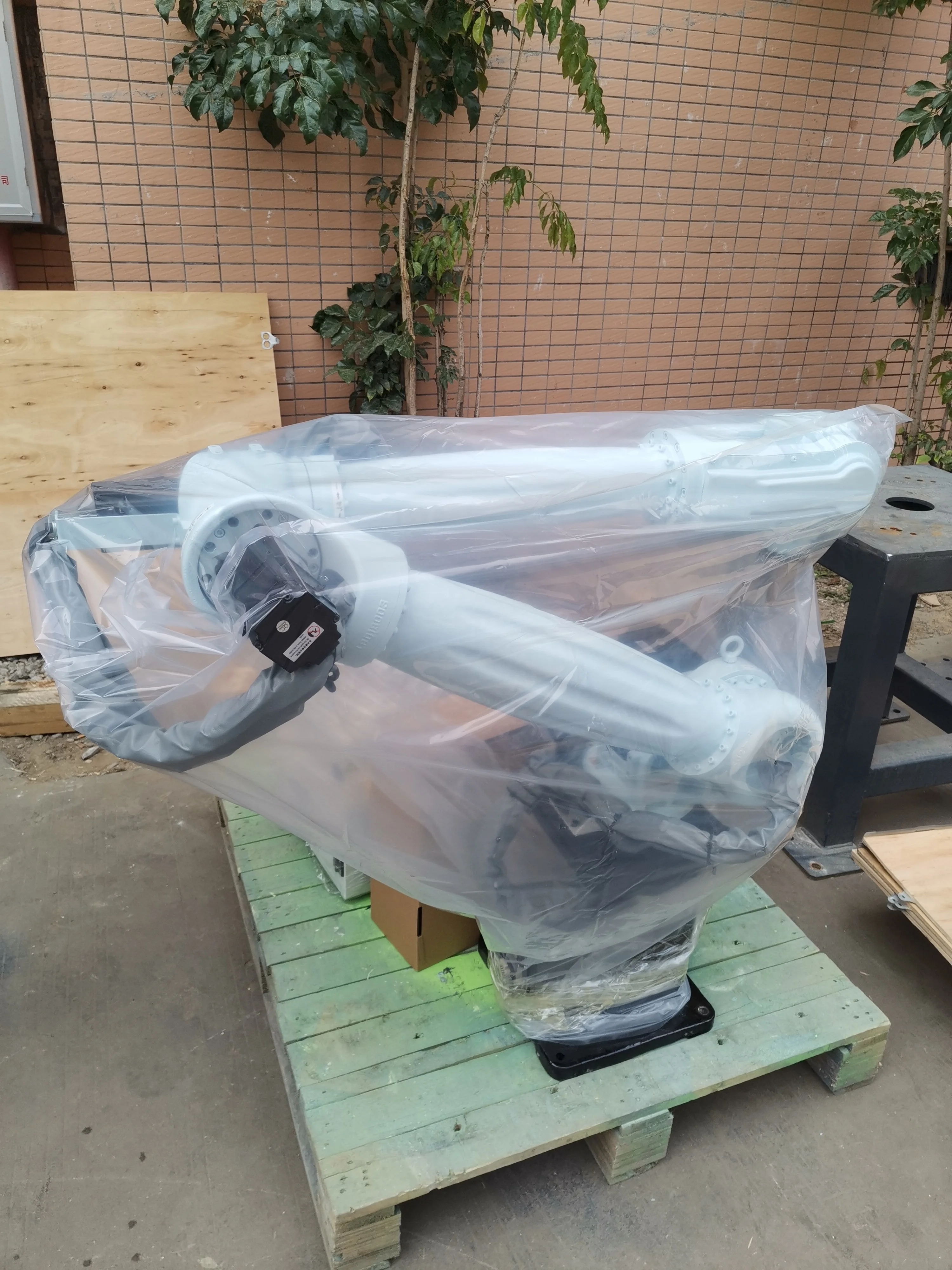 Lower Price Industrial Robot 6 Axis Manipulator Robotic Arm China Supplier