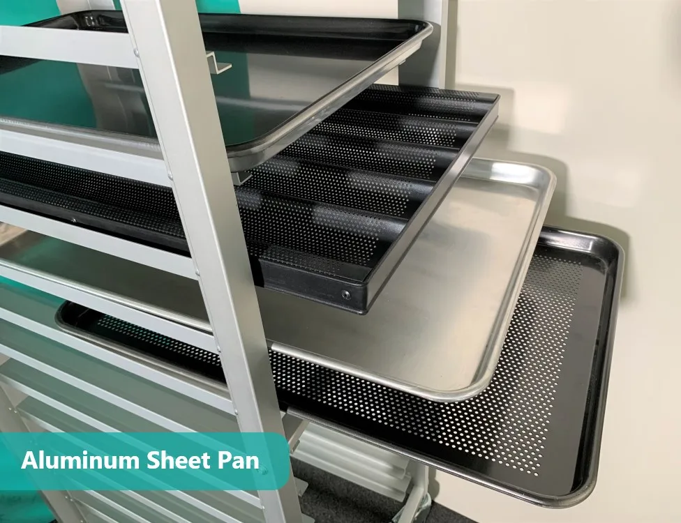 Professional Aluminum Baking Pans 0.8 / 1.0 / 1.2Mm Thickness Cake Pans Bread Baking Tray