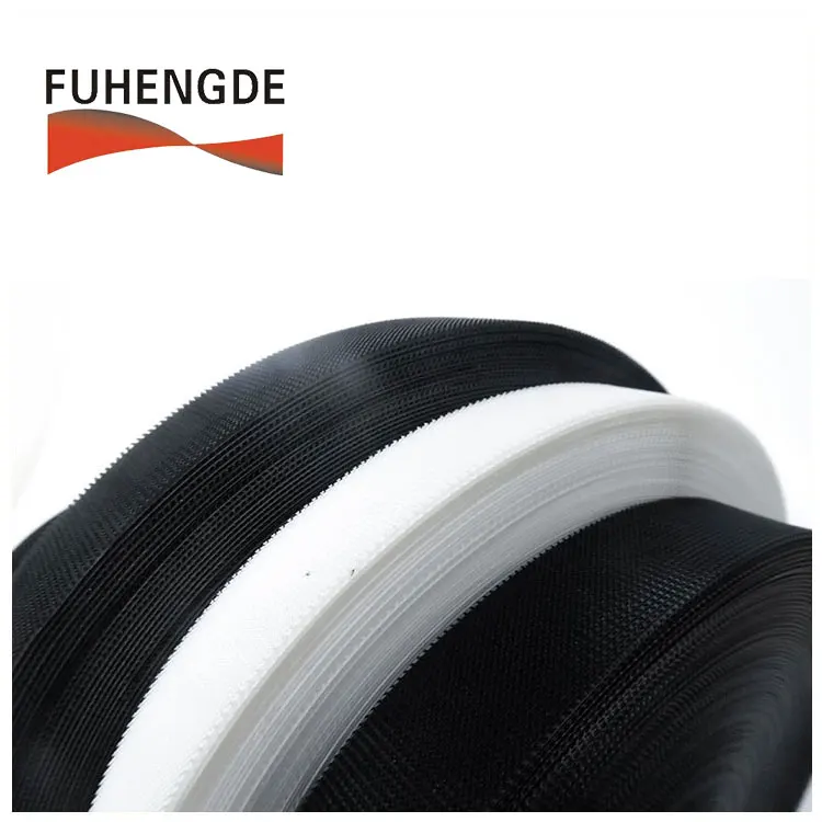 high quality different size injection hook for sports and cloth dress usage with logo custom in competitive price