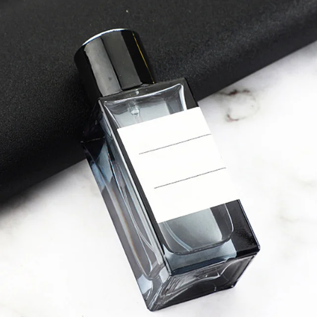 PUTIAN Wholesale Square 30 Ml 50ml 100 Ml Classic Empty Black Smoky Spray Glass Vintage Perfume Bottle With Wood Plastic Lid