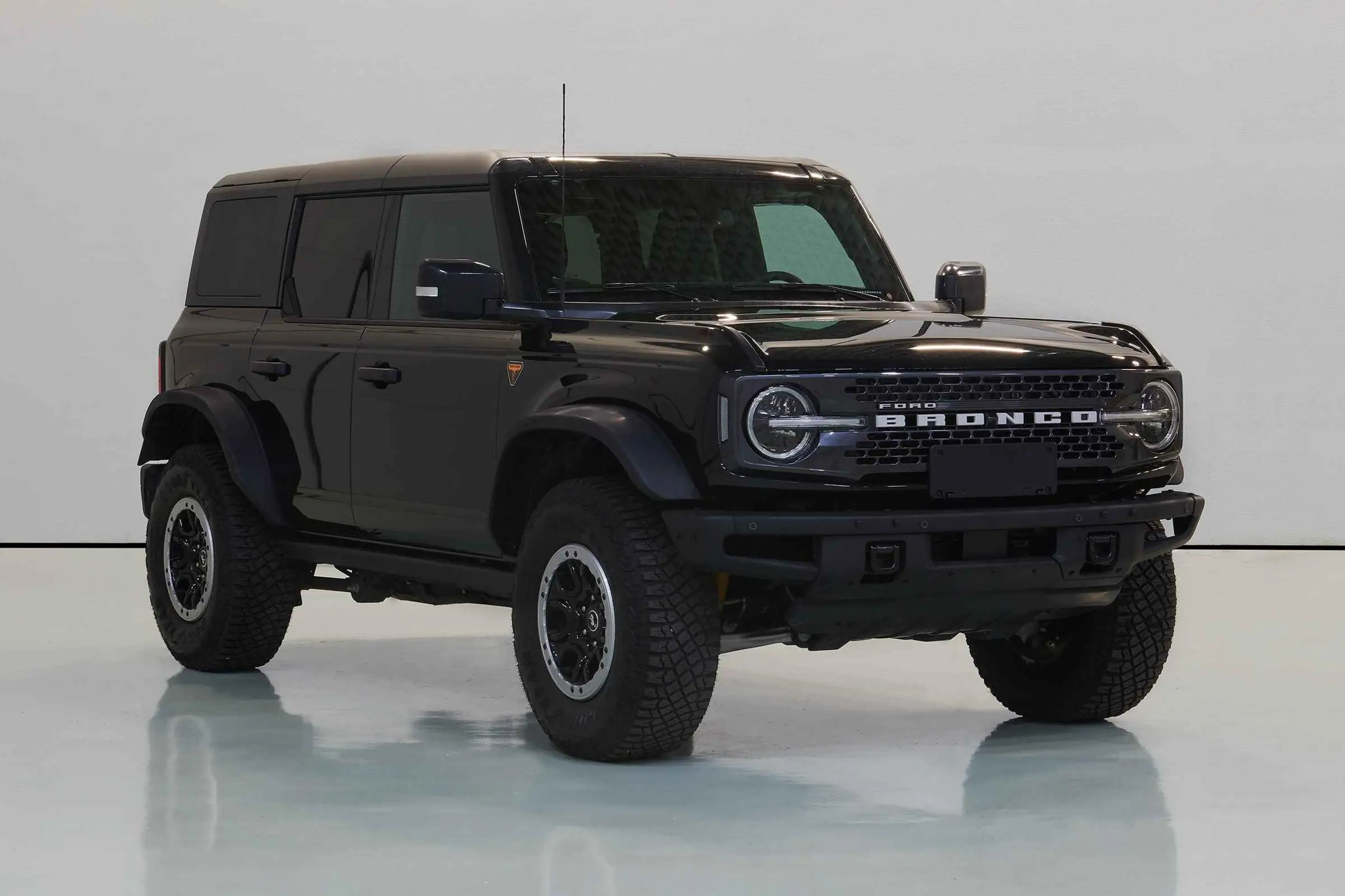 Бронко аксессуары для 2021 автомобиля Передняя лебедка Бампер Ford Bronco 2022 2 двери 4