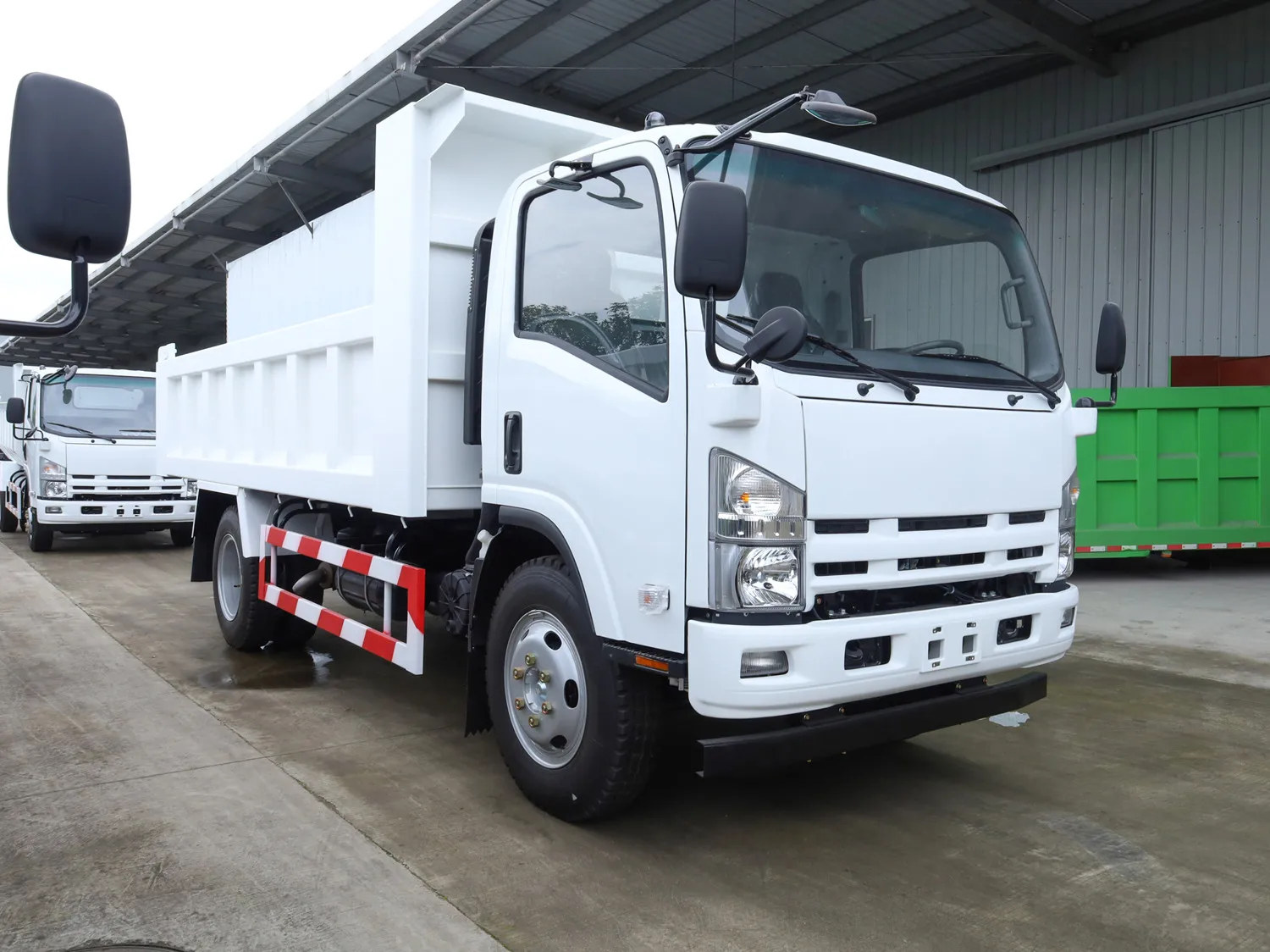 Euro 4 emission Isuzu NPR  4 ton tipper truck air brake dump trucks dumper for sale