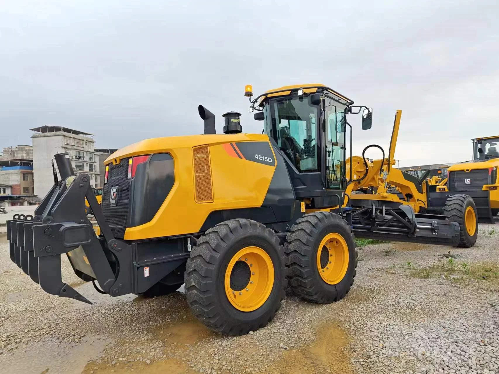 New Product 217HP Motor Grader Clg4215D with Front Dozer Rear Ripper