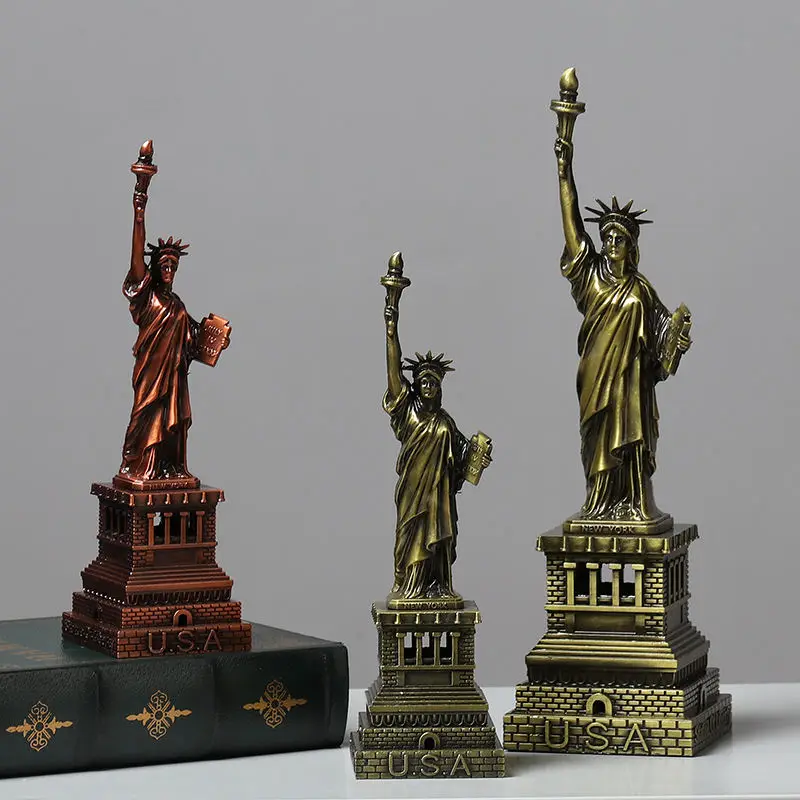 Wholesale creative metal crafts statue of liberty model ornaments creative metal crafts model home decoration
