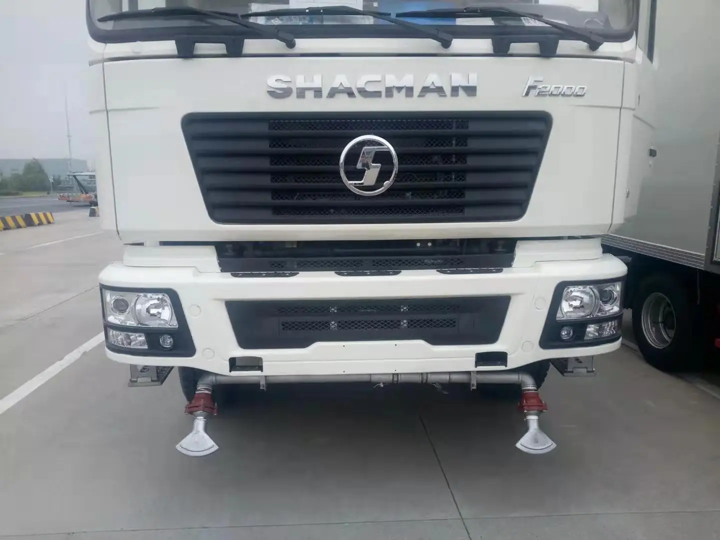 SHACMAN F2000 6x4 водяной бак