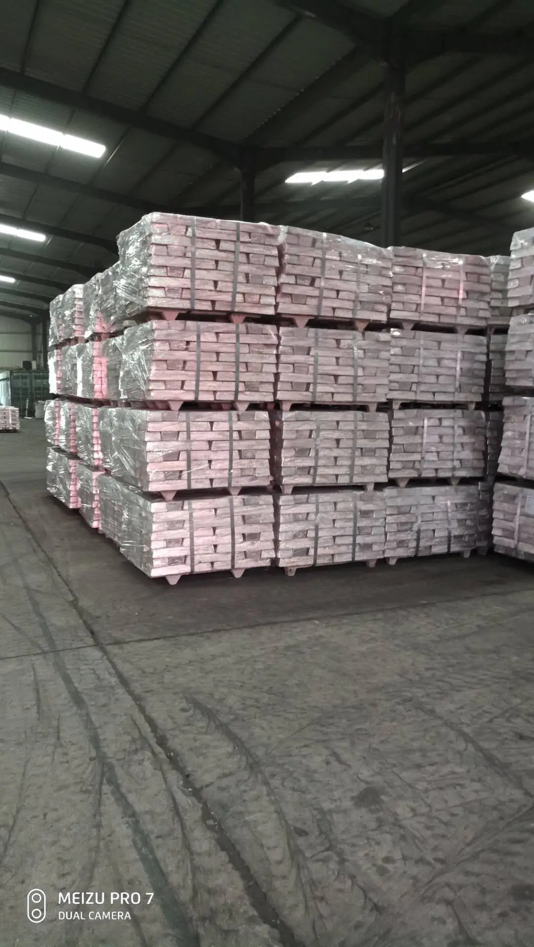 Magnesium Ingots Made in China Magnesium Ingot Scrap with Competitive Price