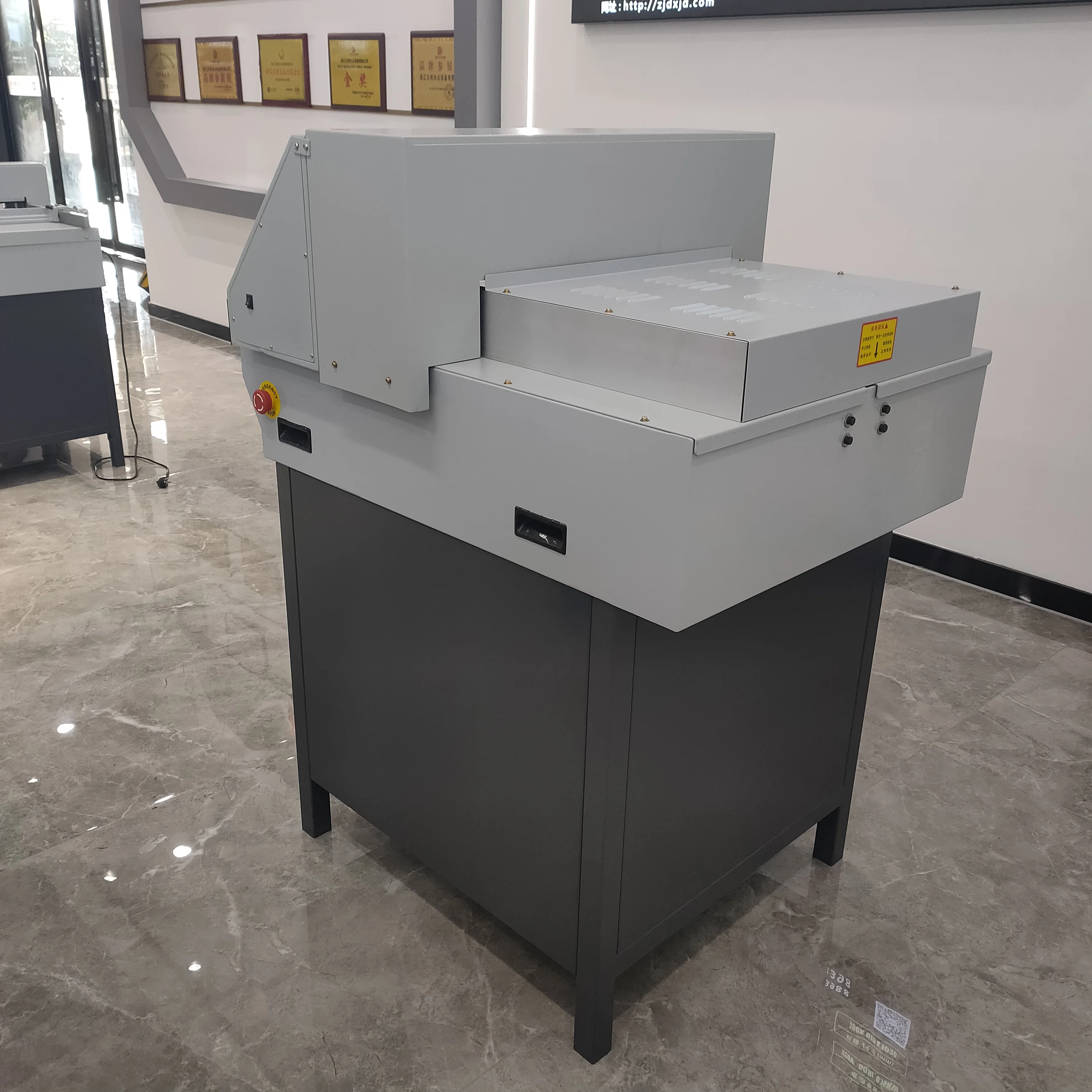 Автоматическая электрическая машина для резки бумаги FN- E490T с сенсорным экраном 7 incht