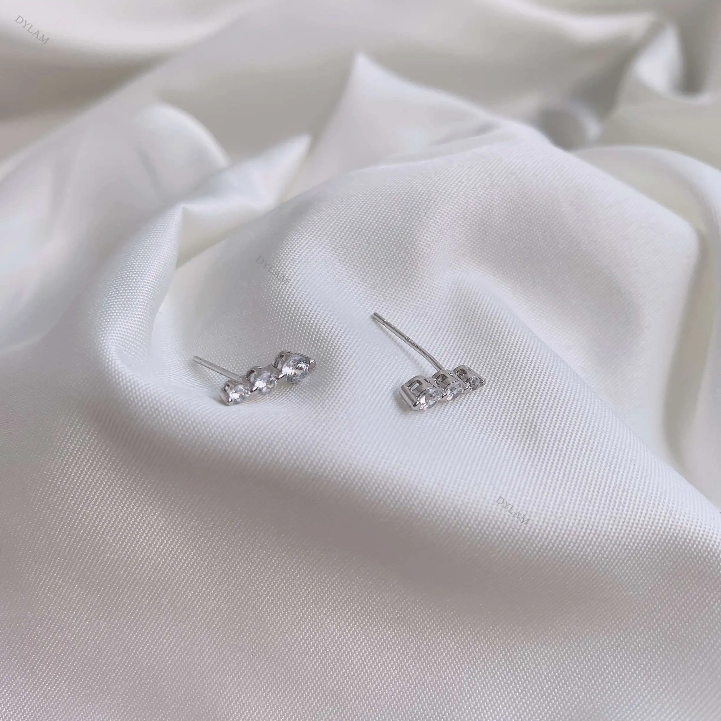 Dylam 18K Gold Plated Hearts & Arrows Simulated Diamond Ear Crawler Cuff Earrings Hypoallergenic Stud Ear Climber Jackets