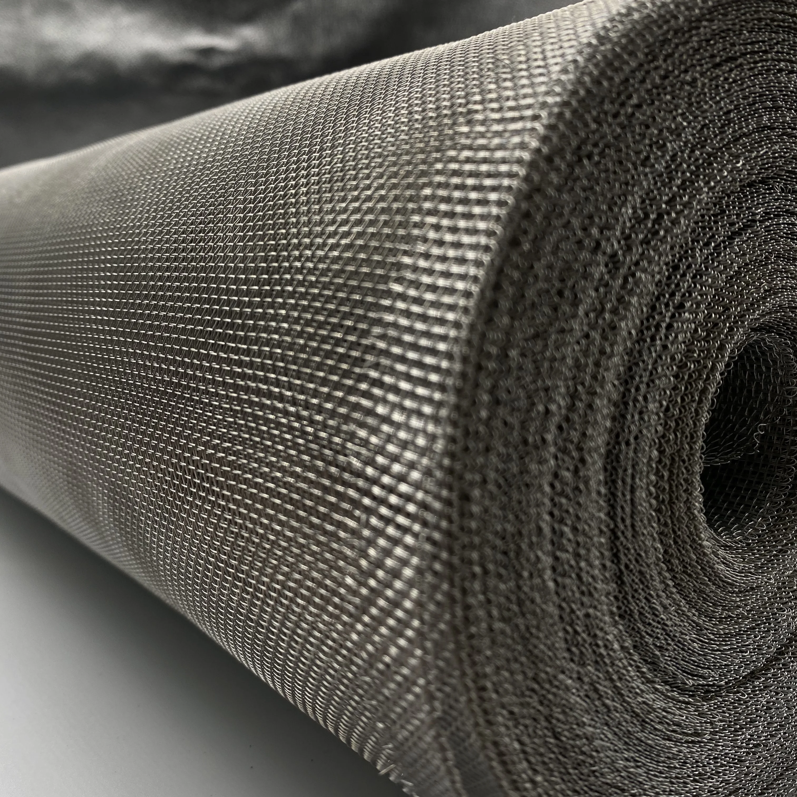 Decorative metal Galvanized Square Woven mesh woven type big wire crimpedwire mining screen mesh