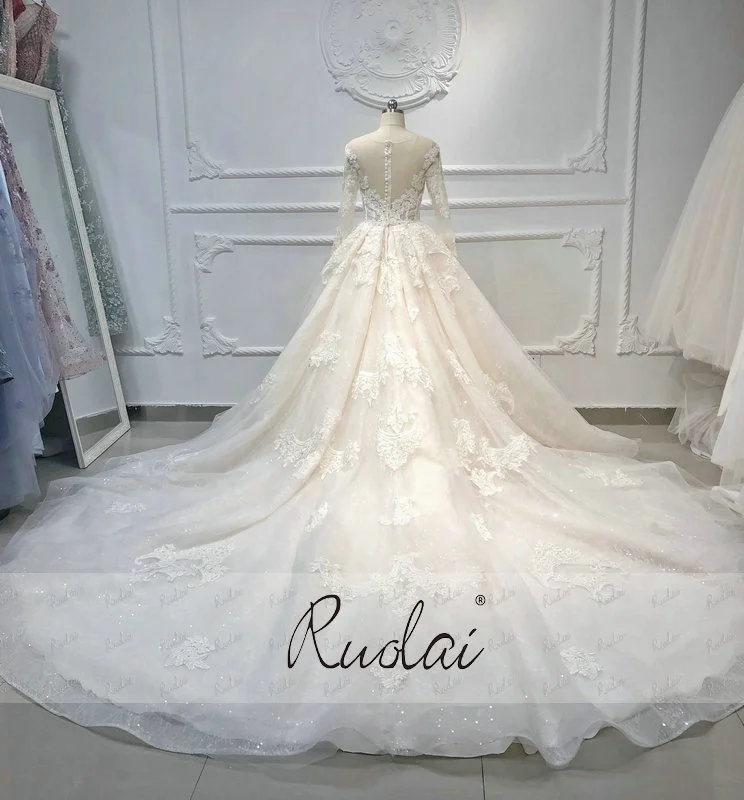 OWD-H2287 Elegant Scoop Neck Illusion Long Sleeves Pearls Bride Dress Appliqued Lace Wedding Dress