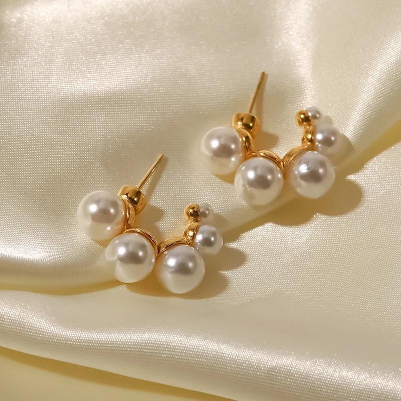 Luxury Ladies 18k Gold Plated Stainless Steel CC Earring Women Korean Designer Pearl Hoop Earrings For Girl Gift