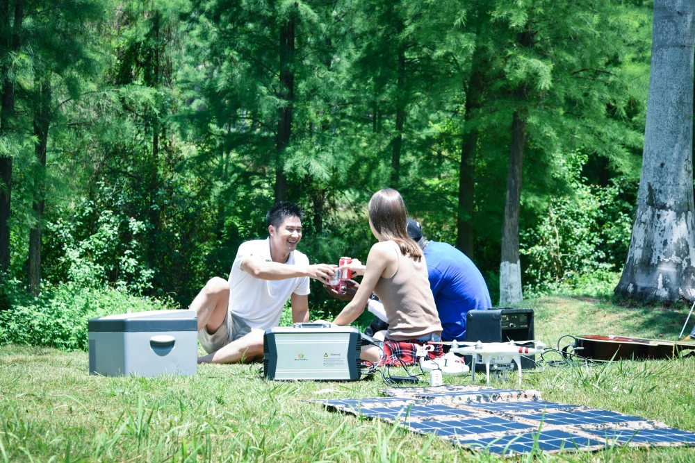 Works  Brilliantly  Camping Product  1000W Mini Sun Power Generator  273000mAh  Solar Cell Phone  and  Induction Cooker Charger