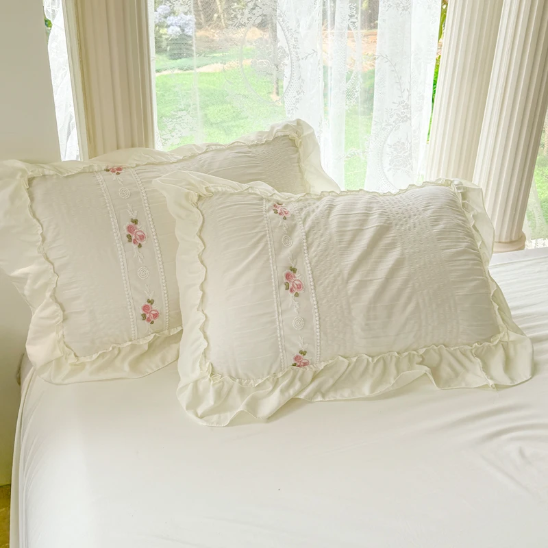 2024 Bedding sets bubble yarn embroidery lace four-piece skin-friendly lace four seasons available duvet cover soft