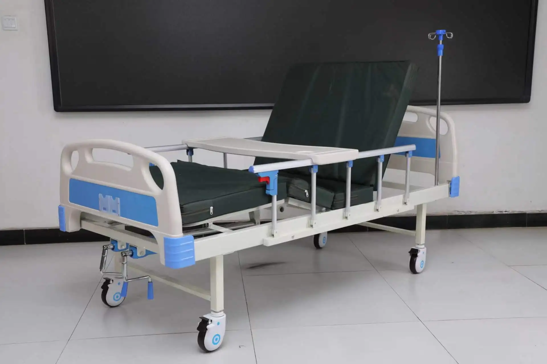 Hot selling  Medical ABS Tow Crank Manual 2 Function Hospital Bed With Aluminum Alloy for Patient use