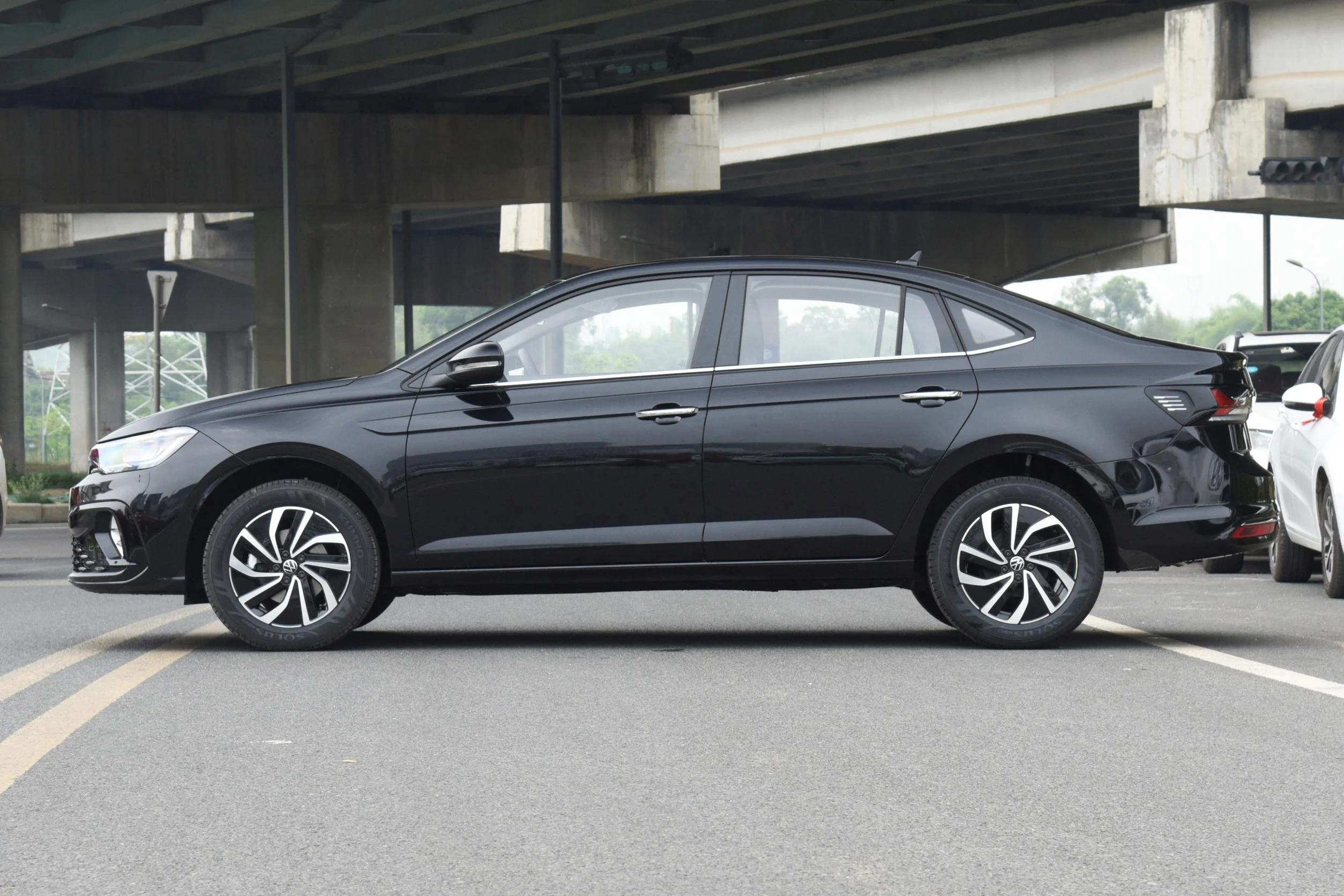 2023 SAIC Xinrui Lavida Xinyi Edition 1.5L автоматический седан легкие кожаные сиденья для автомобиля стандарты Евро VI лидер продаж дизельный бензин