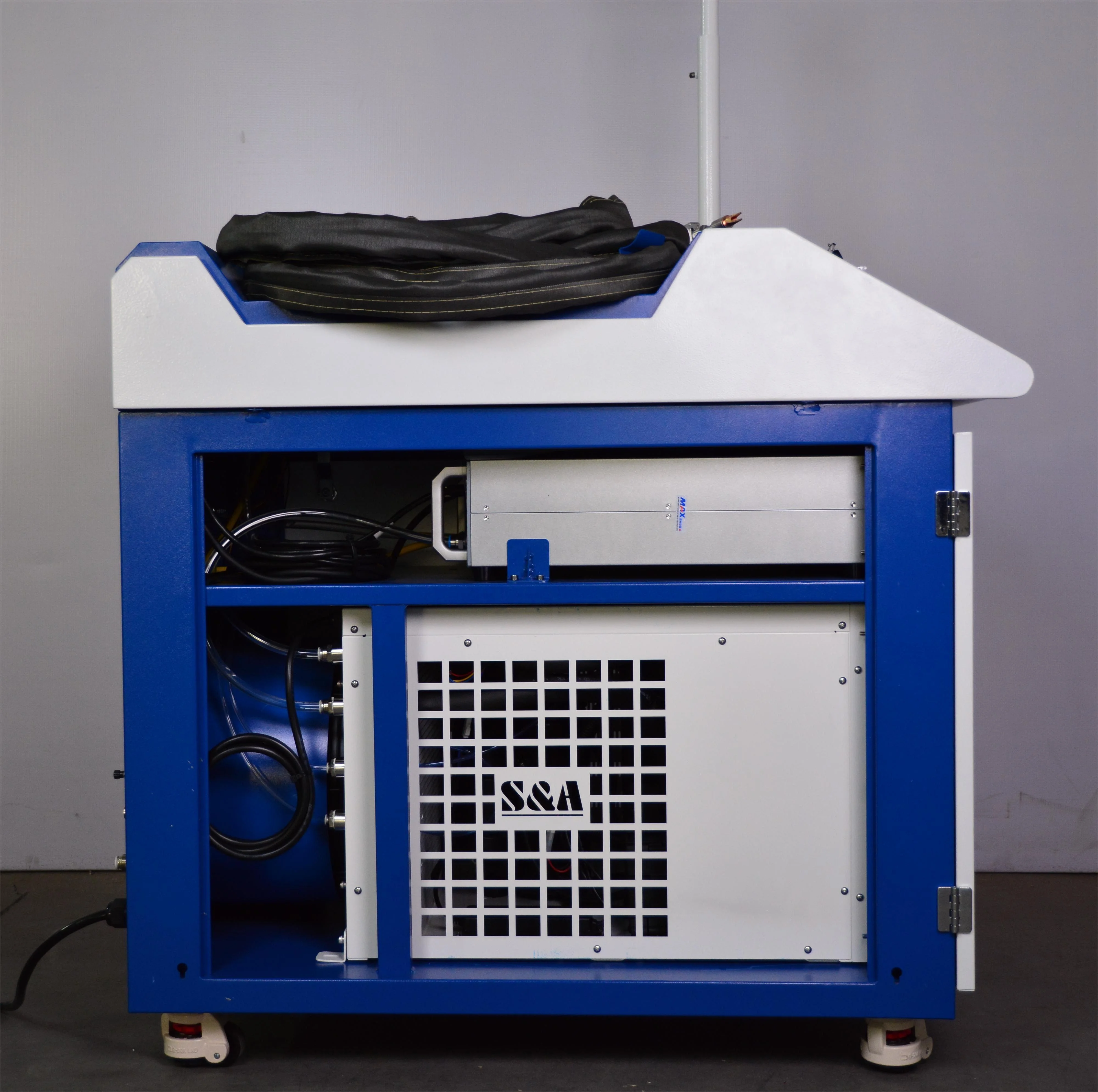 Ручная лазерная сварочная машина для лазерной очистки портативная 1500W
