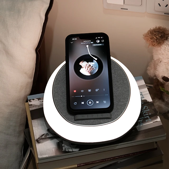 Многофункциональный 3 в 1 bluetooth динамик Светодиодная настольная лампа с 15 Вт QI Беспроводное зарядное устройство