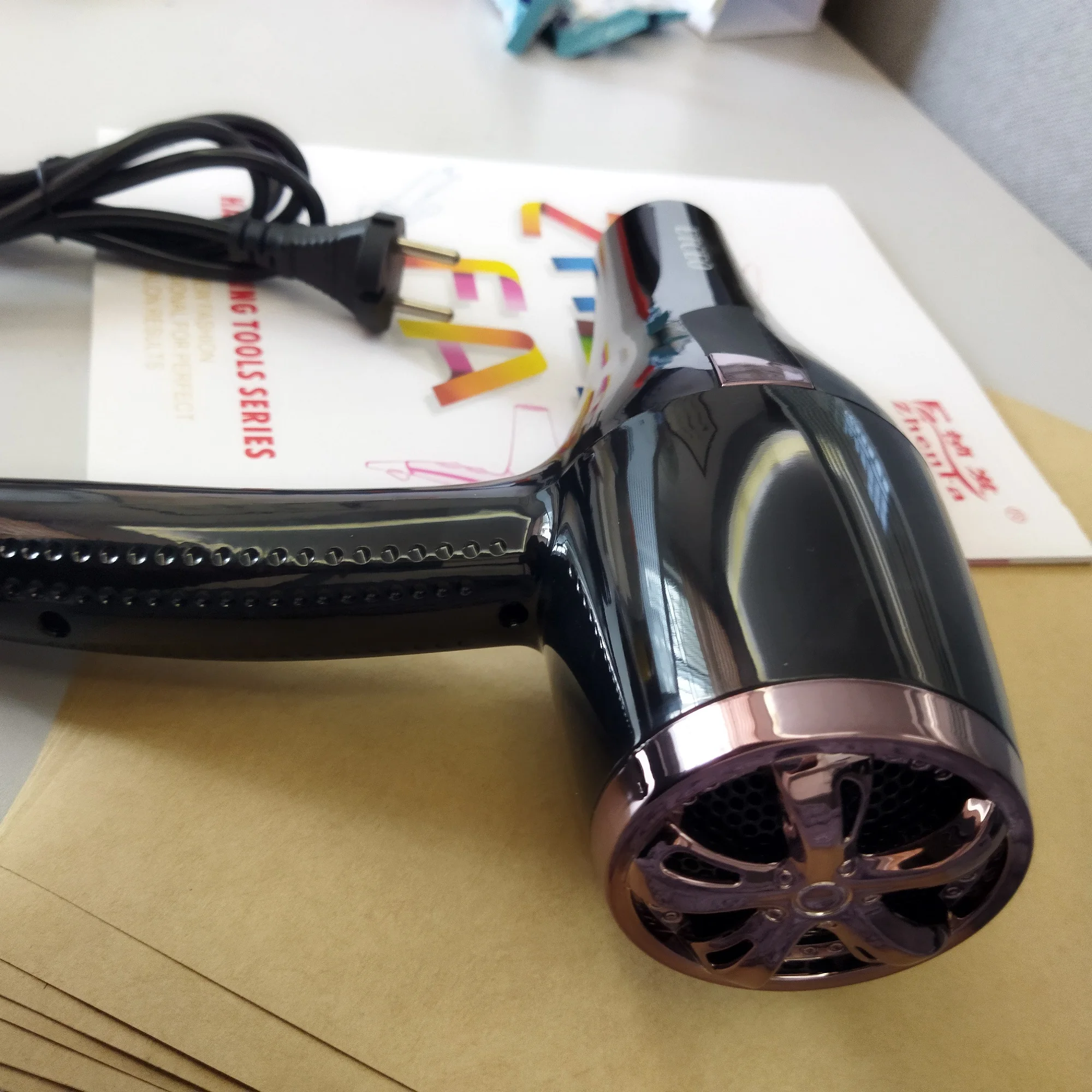 
2021 Hair Dryer OEM Travel Chinese Customized Power Cable Plug Performance Plastic Hotel 