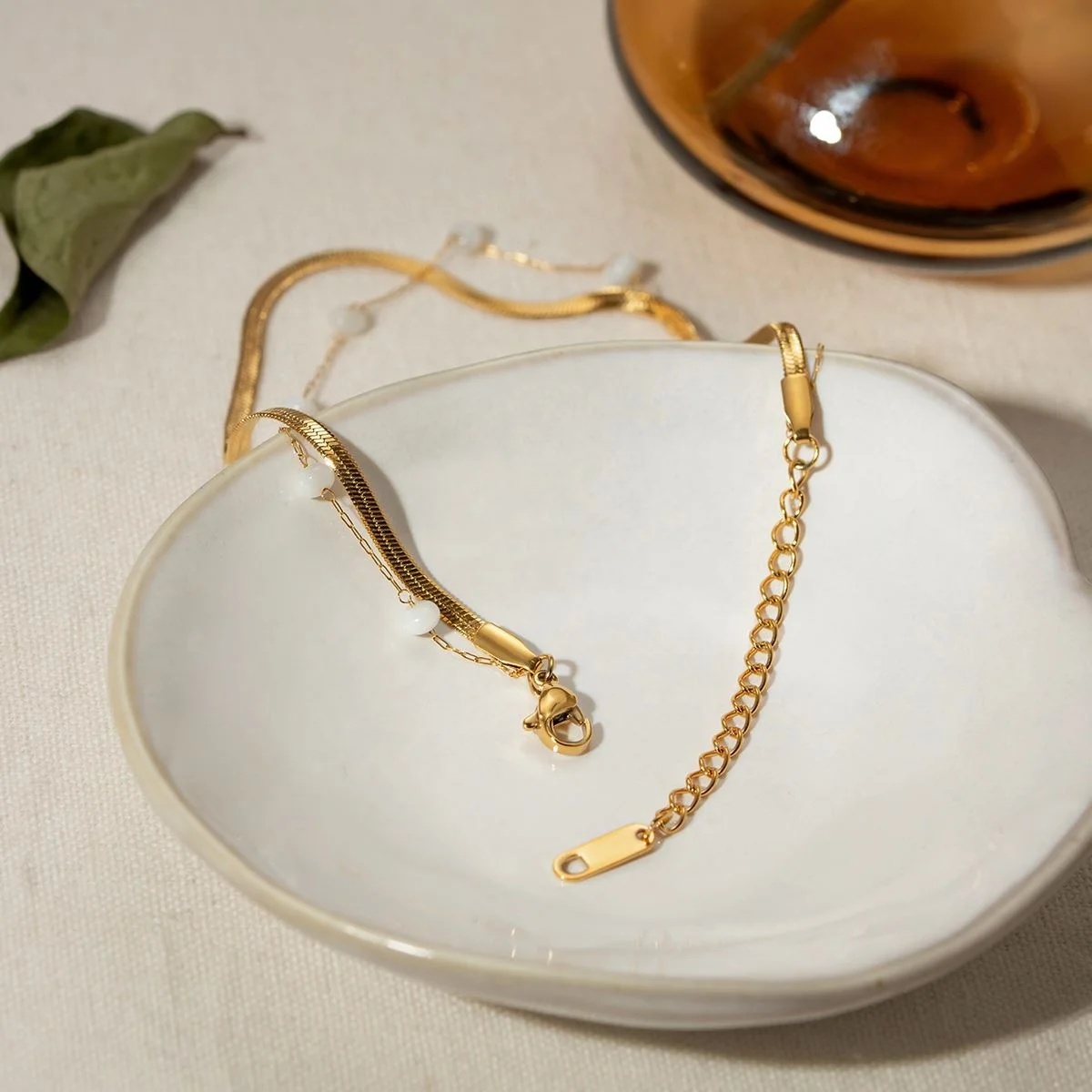 A335 18K Gold Plated Stainless Steel Blade Chain Flat Snake Chain Round Shell Bead Anklet