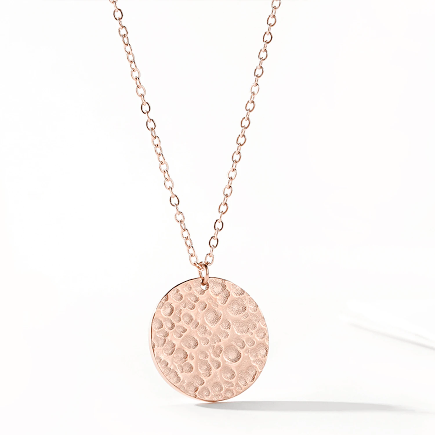 e-Manco Minimalist Round Hammered Custom Pendant Stainless Steel Necklace Sublimation Blank Laser Engraving Jewelry for Women